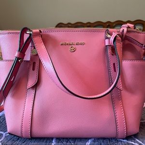 Never used, never worn , excellent condition! Crossbody bag . Zipper pocket